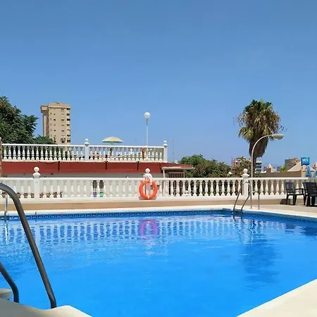 דירה Mercedes 2 Bedroom, Sea Views טורמולינוס